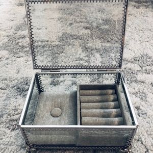SOLD ON MER*CARI Jewelry box